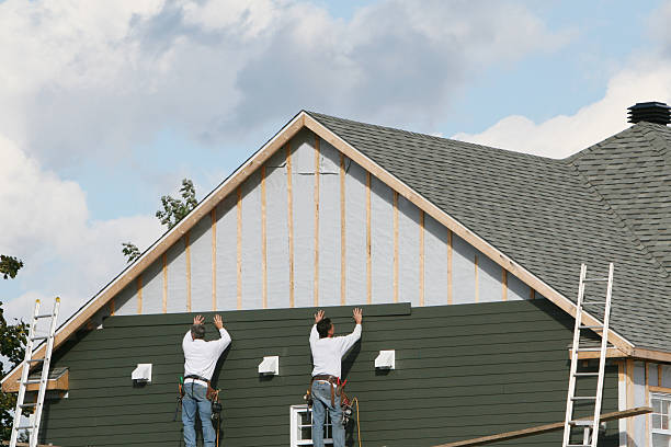 Professional Siding Installation technician working in Lyndora, PA